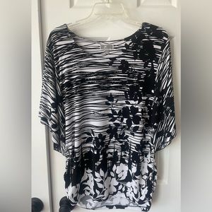 JM Collection Black/White Floral Design Boutique Blouse w/ Rhinestones. W Large
